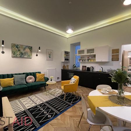 M10 Apartment - Hostaid บูดาเปสต์ ภายนอก รูปภาพ