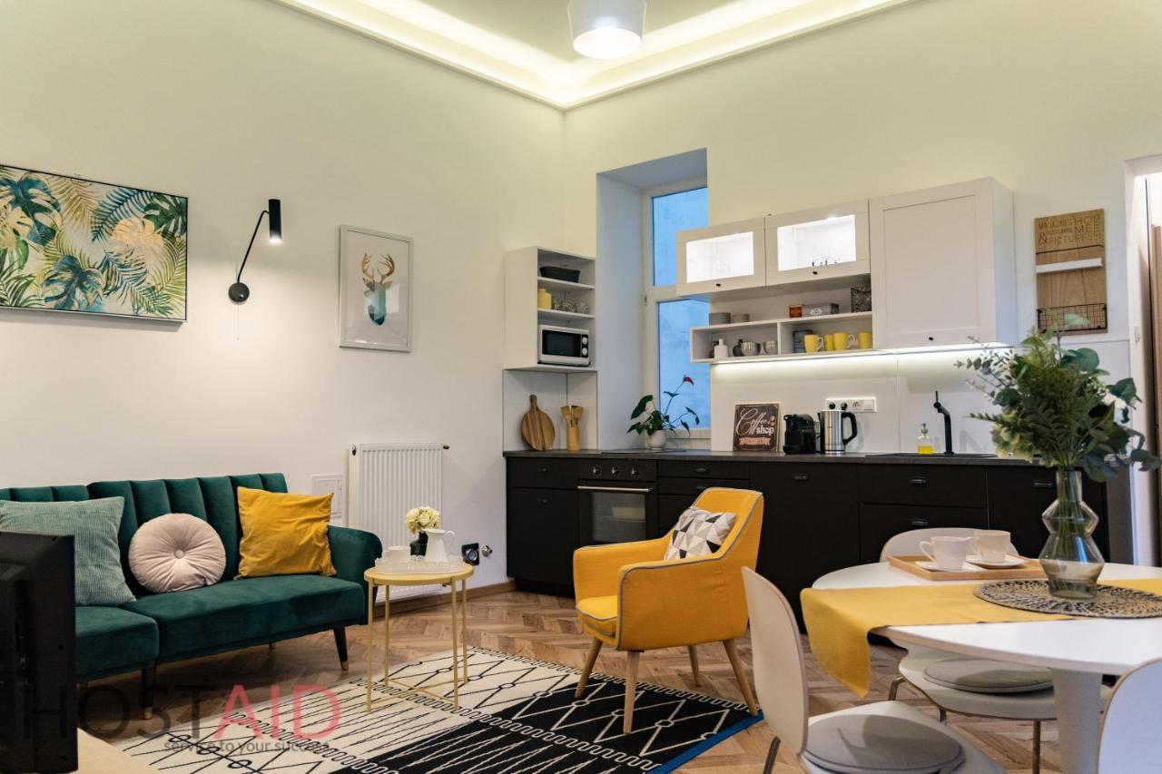 M10 Apartment - Hostaid บูดาเปสต์ ภายนอก รูปภาพ