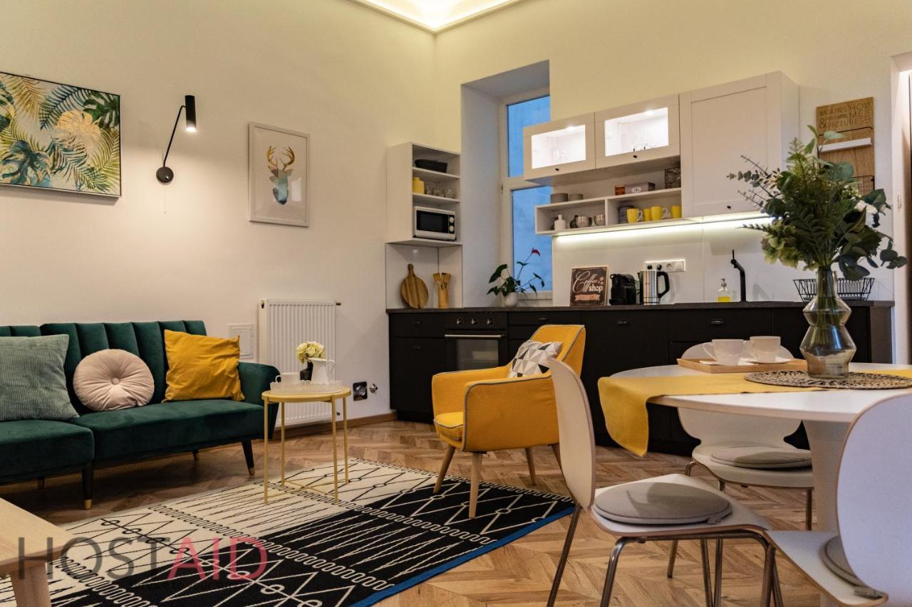M10 Apartment - Hostaid บูดาเปสต์ ภายนอก รูปภาพ
